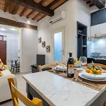 Apartment Guesthost - Piazza Dei Cavalieri Confortable *