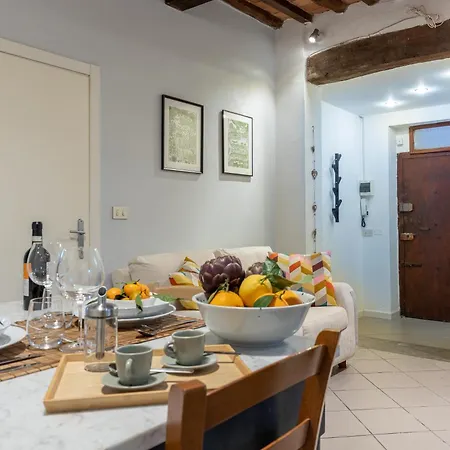 Apartment Guesthost - Piazza Dei Cavalieri Confortable *