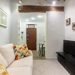 Guesthost - Piazza Dei Cavalieri Confortable Apartment *